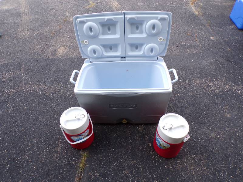 lot 212 image: Large Cooler on Wheels and 2 Water Coolers