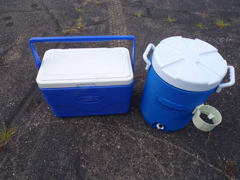 lot 213 image: Large Water Cooler and Cooler