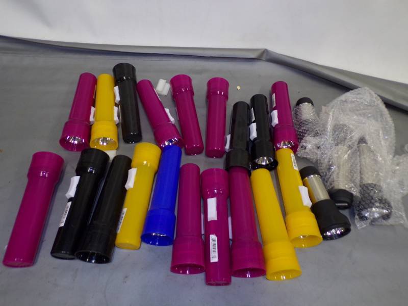 lot 222 image: Flashlight Lot