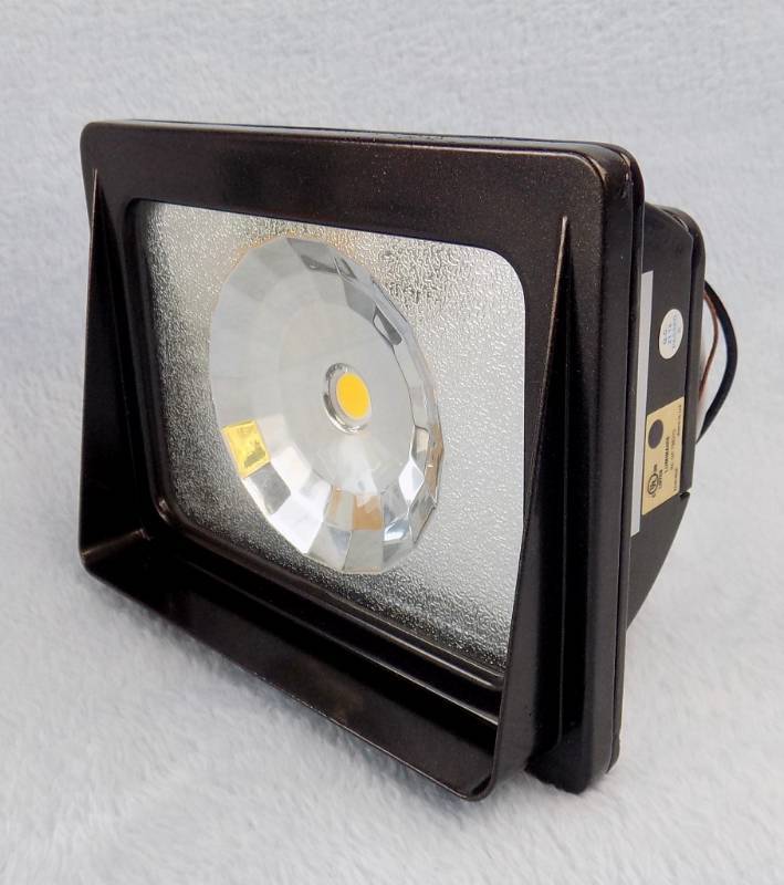 (never used) Howard 6 x 5 x 5.5 Mini LED Flood Light
