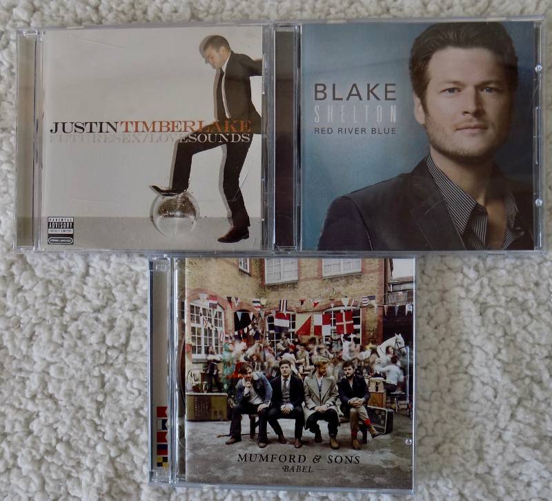 (35) Used CD and Chrome CD Holder