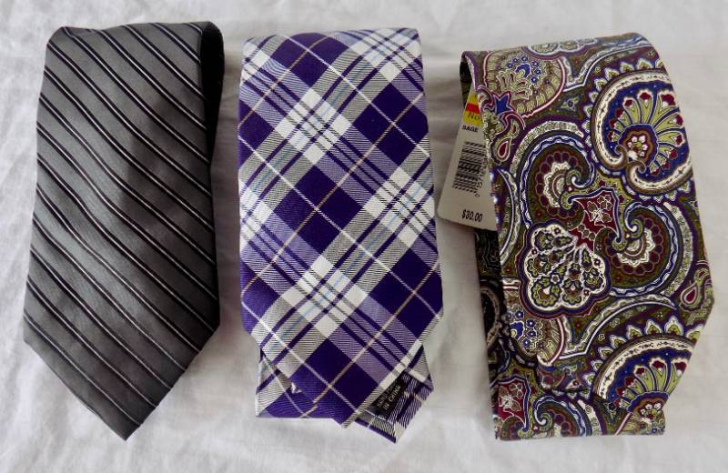 (33) (lightly used & never used) Neck Ties - Current Styles