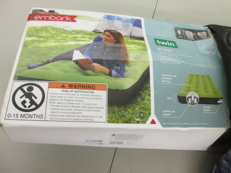 lot 7 image: Twin Air Bed open pkg plus another ...