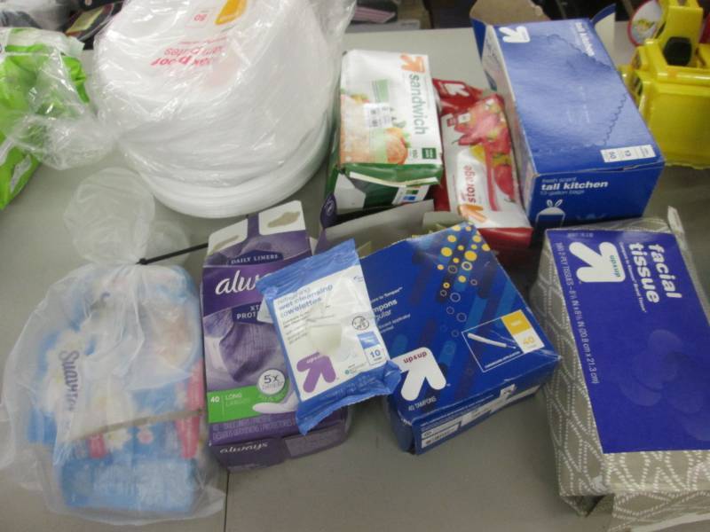 lot 8 image: Bags, Plates & Personal Items...