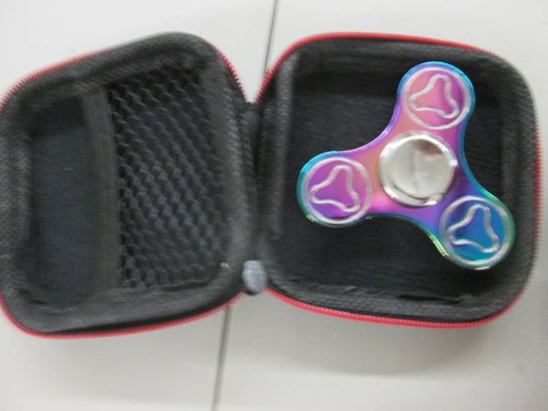 lot 29 image: Lot of 12 Fidget Spinners...