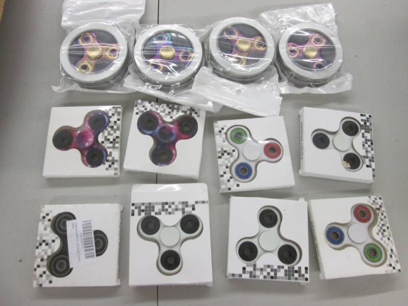 lot 30 image: Lot of 12 Fidget Spinners...