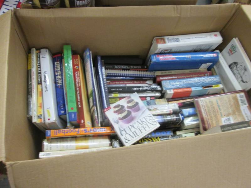 lot 33 image: Large Box of Non- Fiction Books...