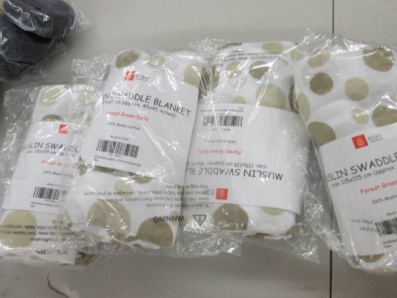 lot 35 image: 4 Muslin Swaddle Blankets...
