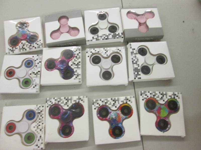 lot 42 image: Lot of 12 Fidget Spinners...