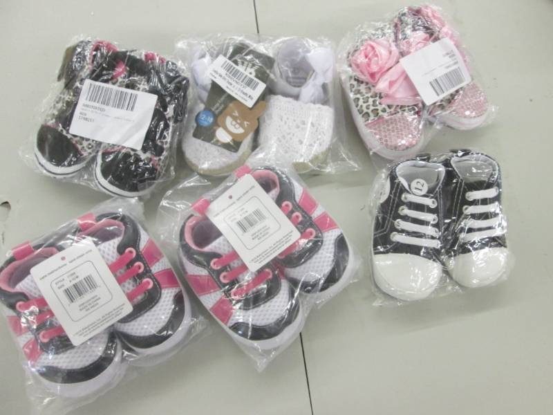 lot 58 image: 6 pr Infant Shoes...
