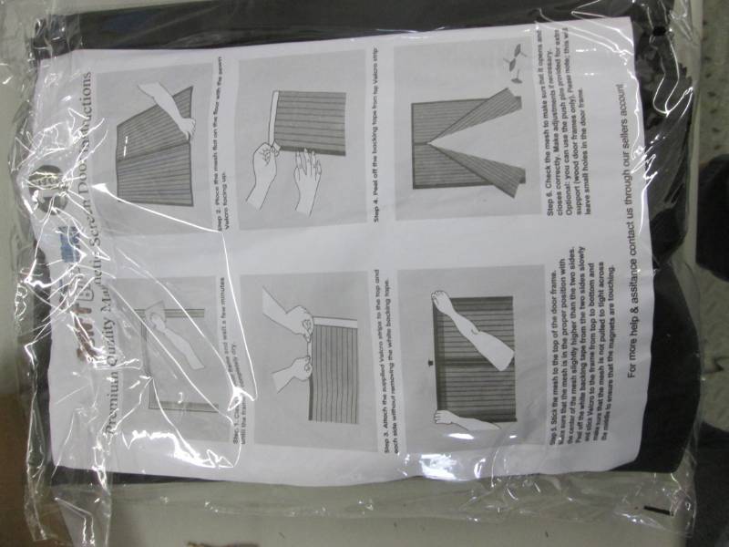 lot 84 image: Magnetic Screen Door...