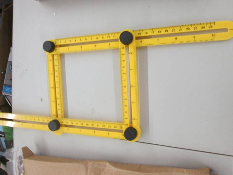 lot 86 image: Lot of 3 Measuring Tools...