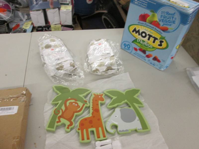 lot 87 image: 2 Muslin Swaddle Blankets, Tropical...