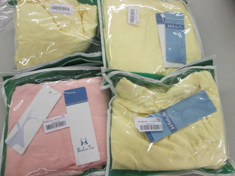 lot 108 image: 4 Fitted Sheets...
