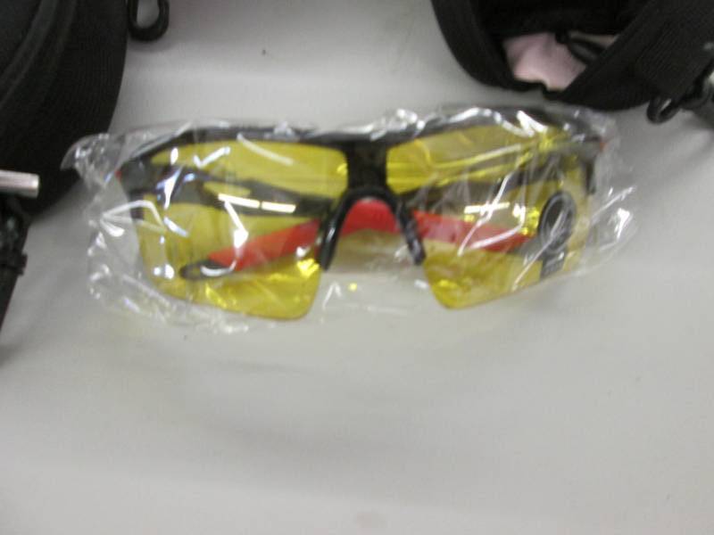 lot 117 image: Lot of 5 Outdoor Sports Glasses in ...
