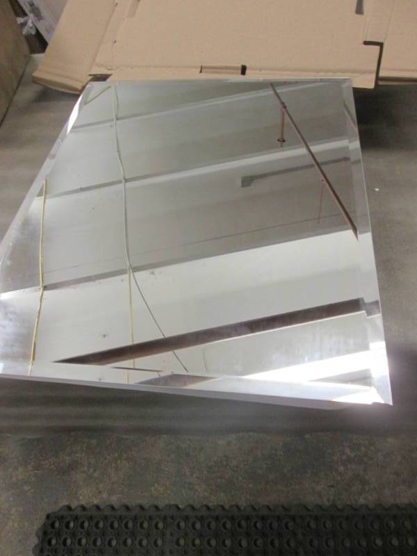 lot 177 image: 16 in. W x 20 in. H X 4 in. D Reces...