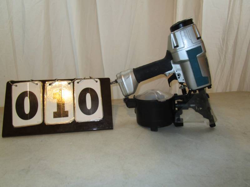 lot 10 image: Makita 2-12 Siding Coil Nailer