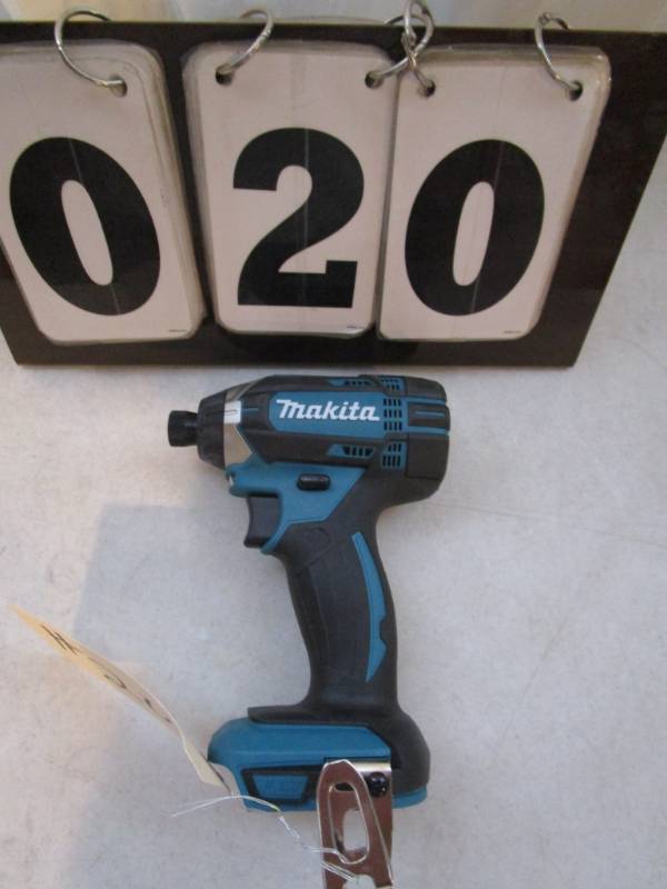 lot 20 image: Makita 18 V LXT Driver