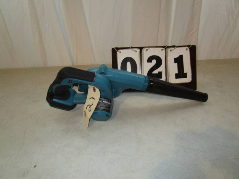 lot 21 image: Makita 18V LXT Lithium-ion Cordless Blower