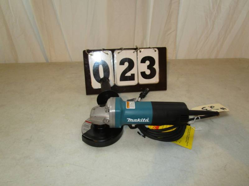 lot 23 image: Makita 4-12 Angle Grinder