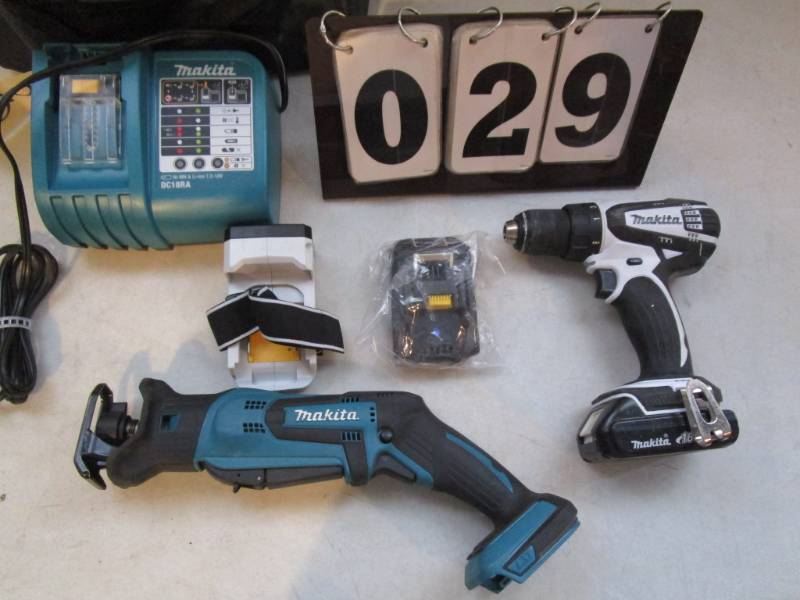 lot 29 image: Makita 18V Compact Cordless 12 Drive Drill Kit