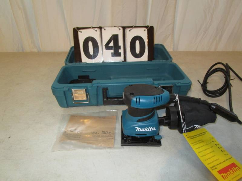 lot 40 image: Makita Finishing Sander