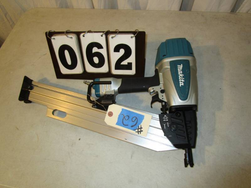 lot 62 image: Makita 3-12 Framing Nailer