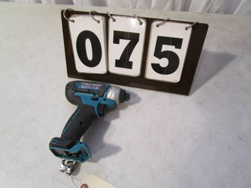 lot 75 image: Makita 12V Driver
