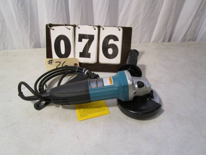 lot 76 image: Makita 4-12 Angle Grinder