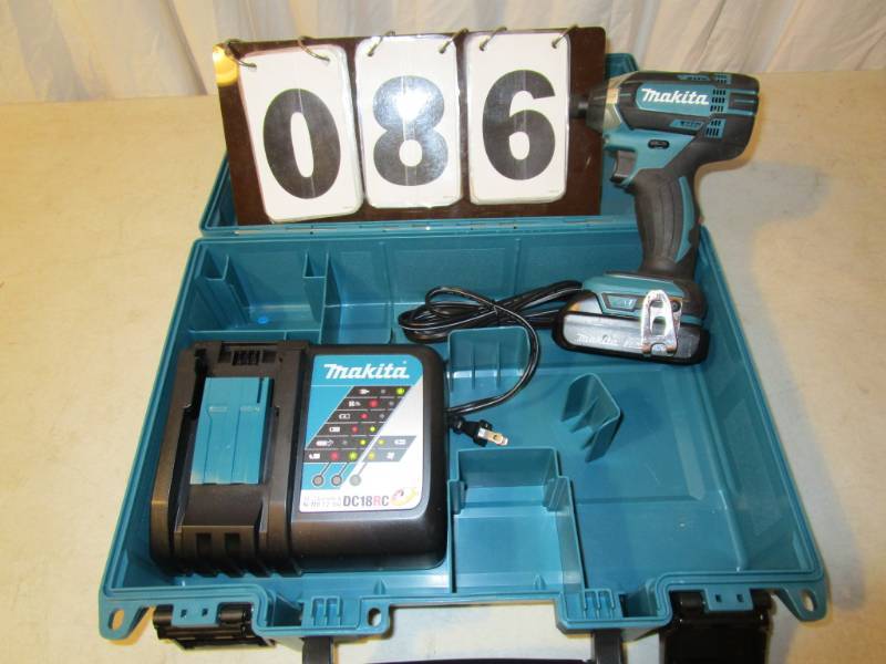 lot 86 image: Makita Cordless Compact Impact Driver Kit