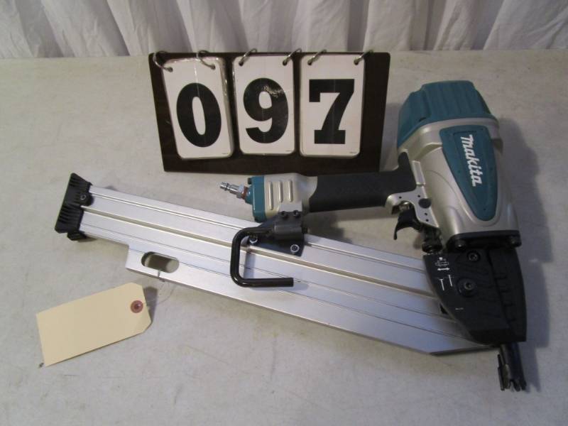 lot 97 image: Makita 3-12 Framing Nailer
