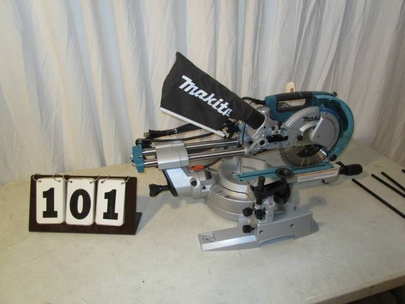 lot 101 image: Makita 8-12 Slide Compound Miter Saw