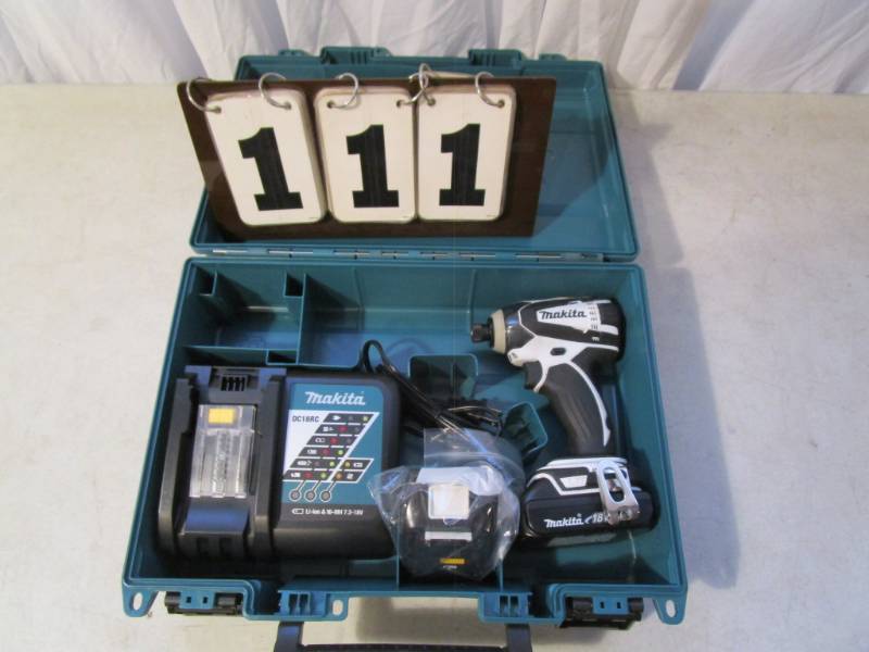 lot 111 image: Makita Cordless Impact Driver Kit