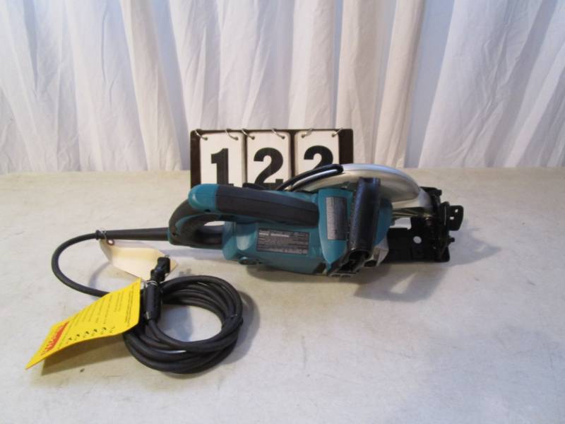 lot 122 image: Makita 7-14 Circular Saw