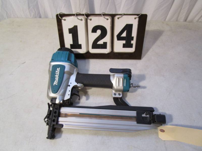 lot 124 image: Makita Pneumatic Wide Crown Stapler