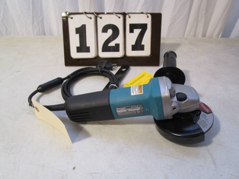 lot 127 image: Makita 4-12 Angle Grinder