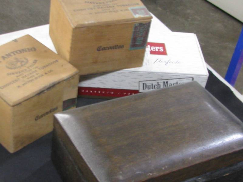 lot 6 image: Cigar Boxes & Humidor