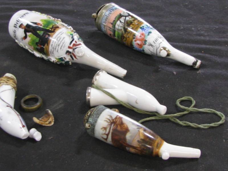lot 9 image: Porcelain Pipe Bowls