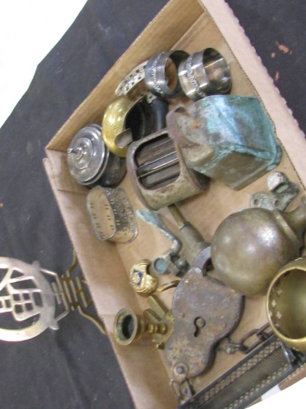 lot 28 image: Misc Metal ware