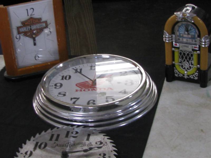 lot 54 image: Clocks