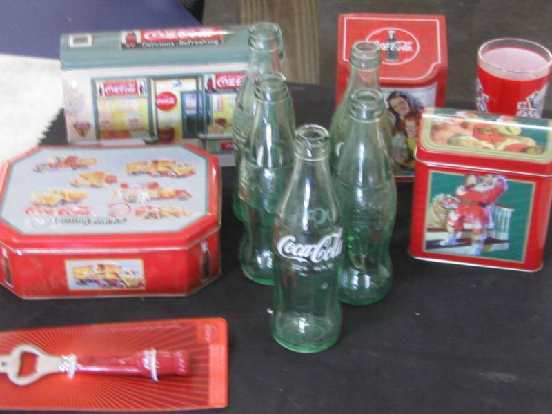 lot 36 image: Coca Cola Items