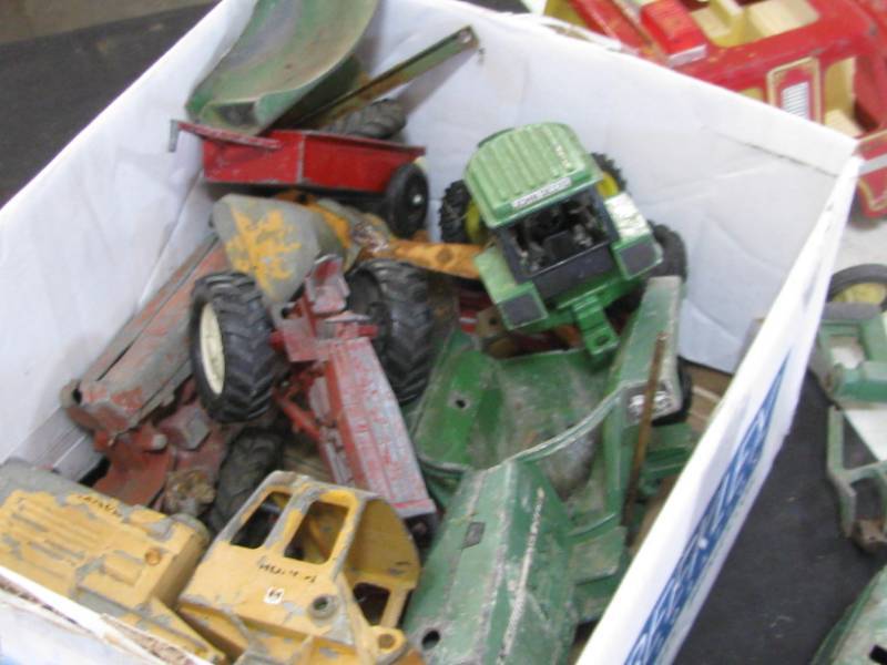 lot 86 image: Die Cast Toy Parts