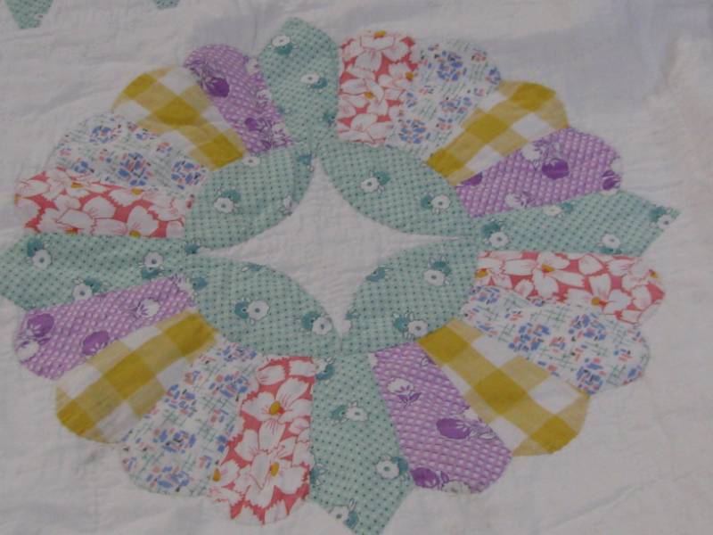 lot 95 image: Hand Stitched Quilt