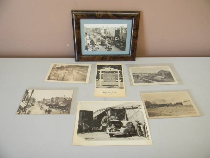 lot 20 image: ANTIQUE  VINTAGE COLLECTION OF CIRCUS POST CARDS - RARE - SEE PICTURES