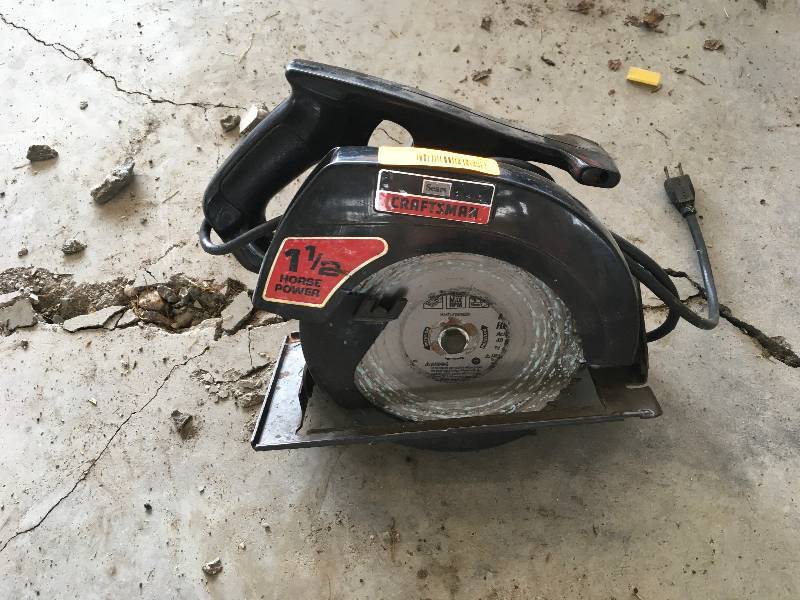 lot 53 image: Craftsman 1 12 HP Circular Saw