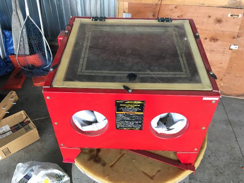 lot 86 image: Abrasive Blast Cabinet W Light