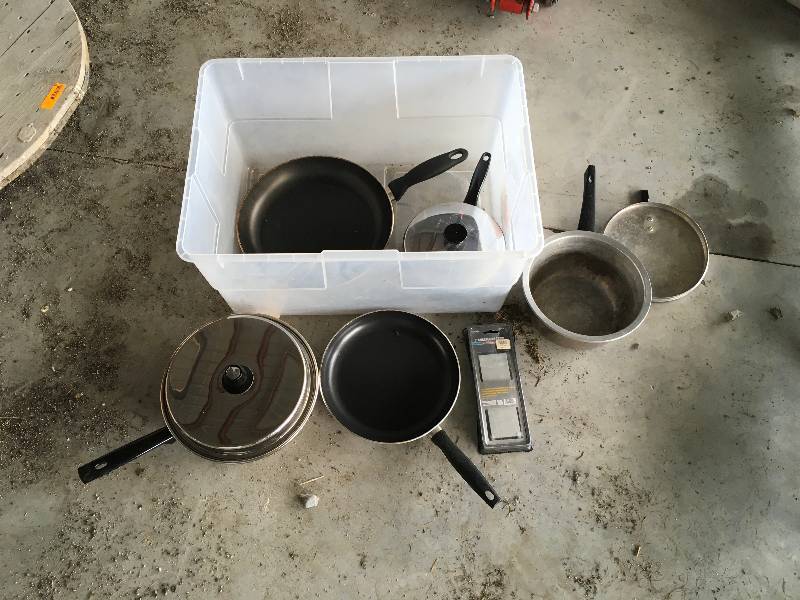 lot 99 image: Misc Pots & Pans