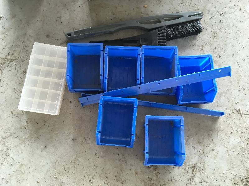 lot 118 image: Tool Bins, Snow Scraper, & Bungee CordsRope
