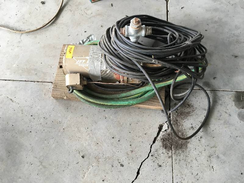lot 120 image: Jet King Water System Pump