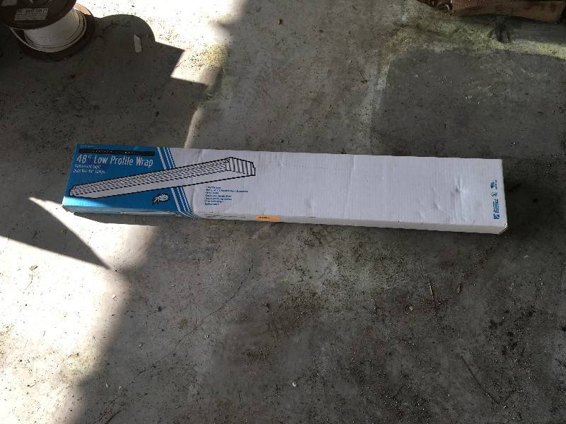 lot 166 image: 48 Low Profile Wrap For Two Fluorescent Lights